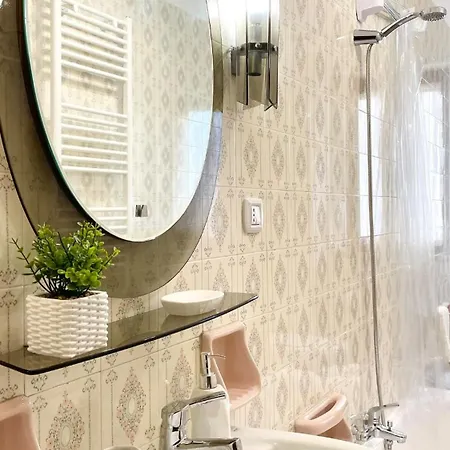 A Casa - Parcheggio Privato E Bollicine Apartment *